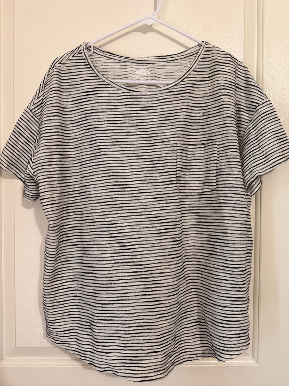 Old Navy Black & White Striped Short Sleeve Pocket Tee